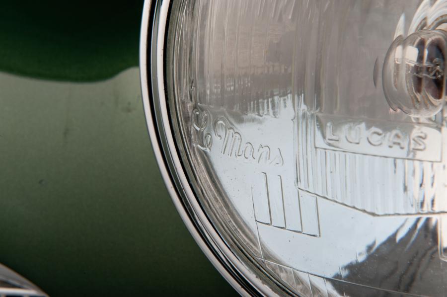 Детали экстерьера Aston Martin DB4 (DB4/355/R) 1960 года  (фото 4 из 20)
